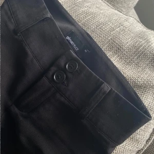 Gina tricot kostymbyxor  - Köpte i xs och dom passade inte så behöver få bort dom nu då!!