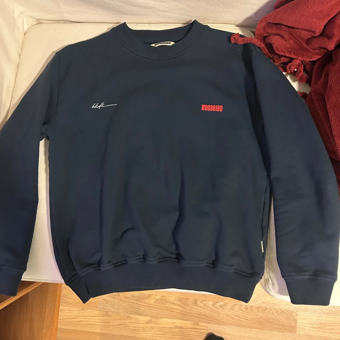 Mörkblå sweatshirt från Woodbird