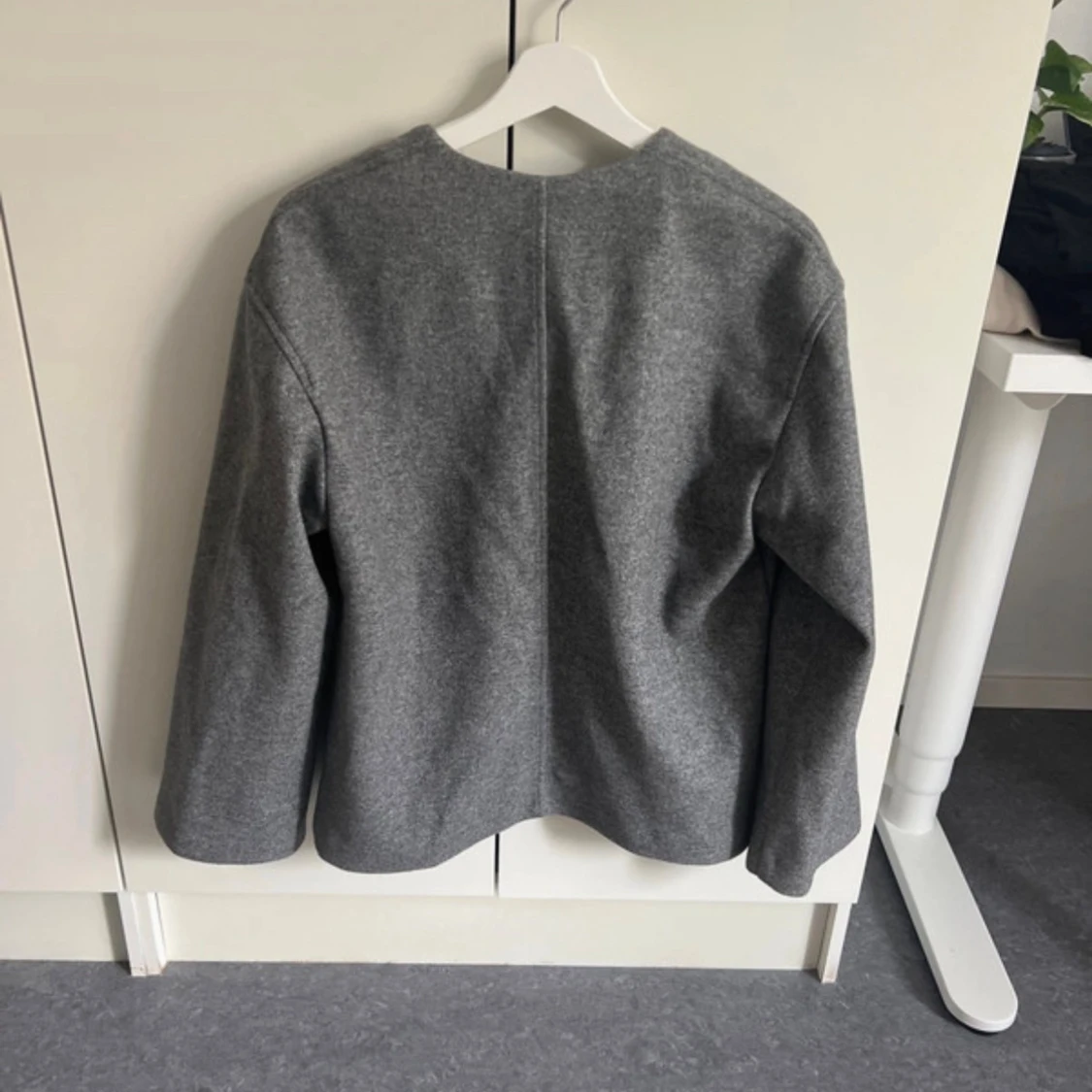 Grå kavajjacka från Bik Bok - 4