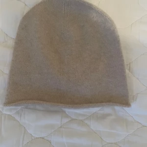 Mössa - Beige mössa från Åhléns, såklart tvättad!❣️