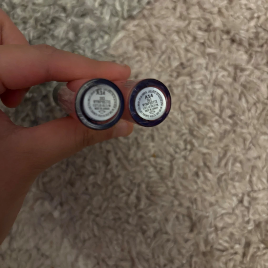 MAC Lipglass i nyansen Nymphette - 1