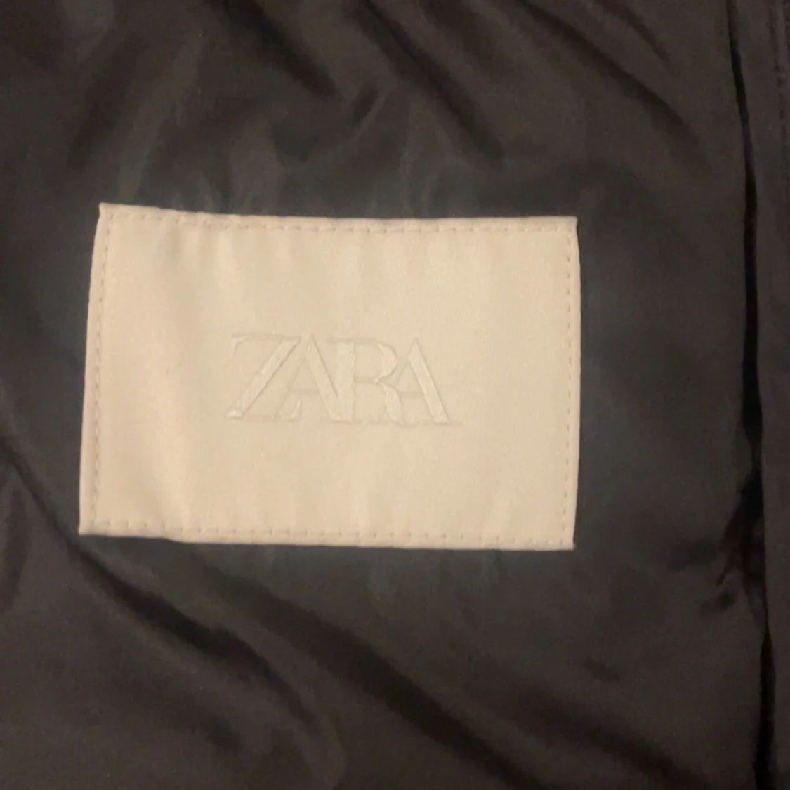 Svart pufferjacka från Zara - 2