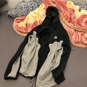 Nike tech  - Nike tech tracksuit 