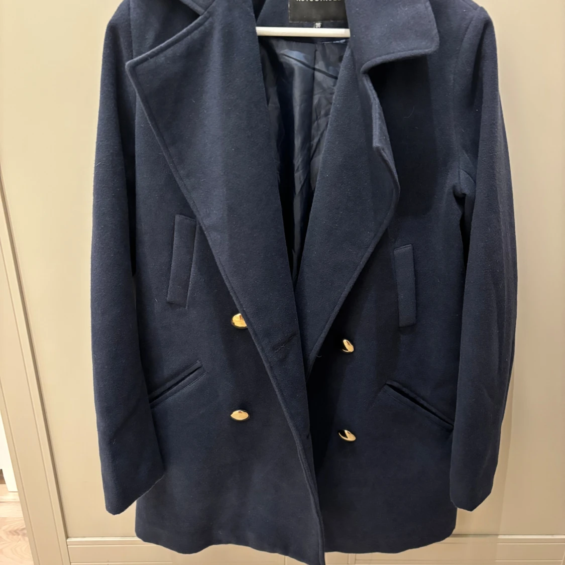 Mörkblå skepparkavaj från Rut&Circle