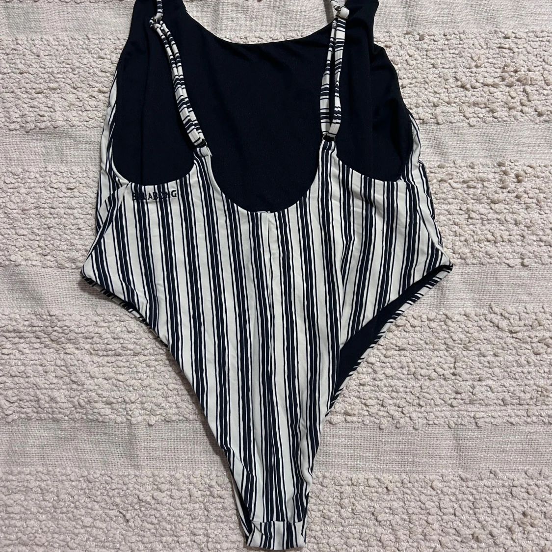 Billabong baddräkt svartvit randig, stl S - 2