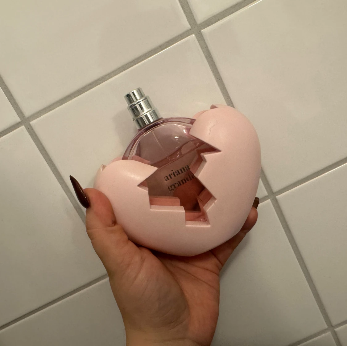 Ariana Grande hjärtformad parfym