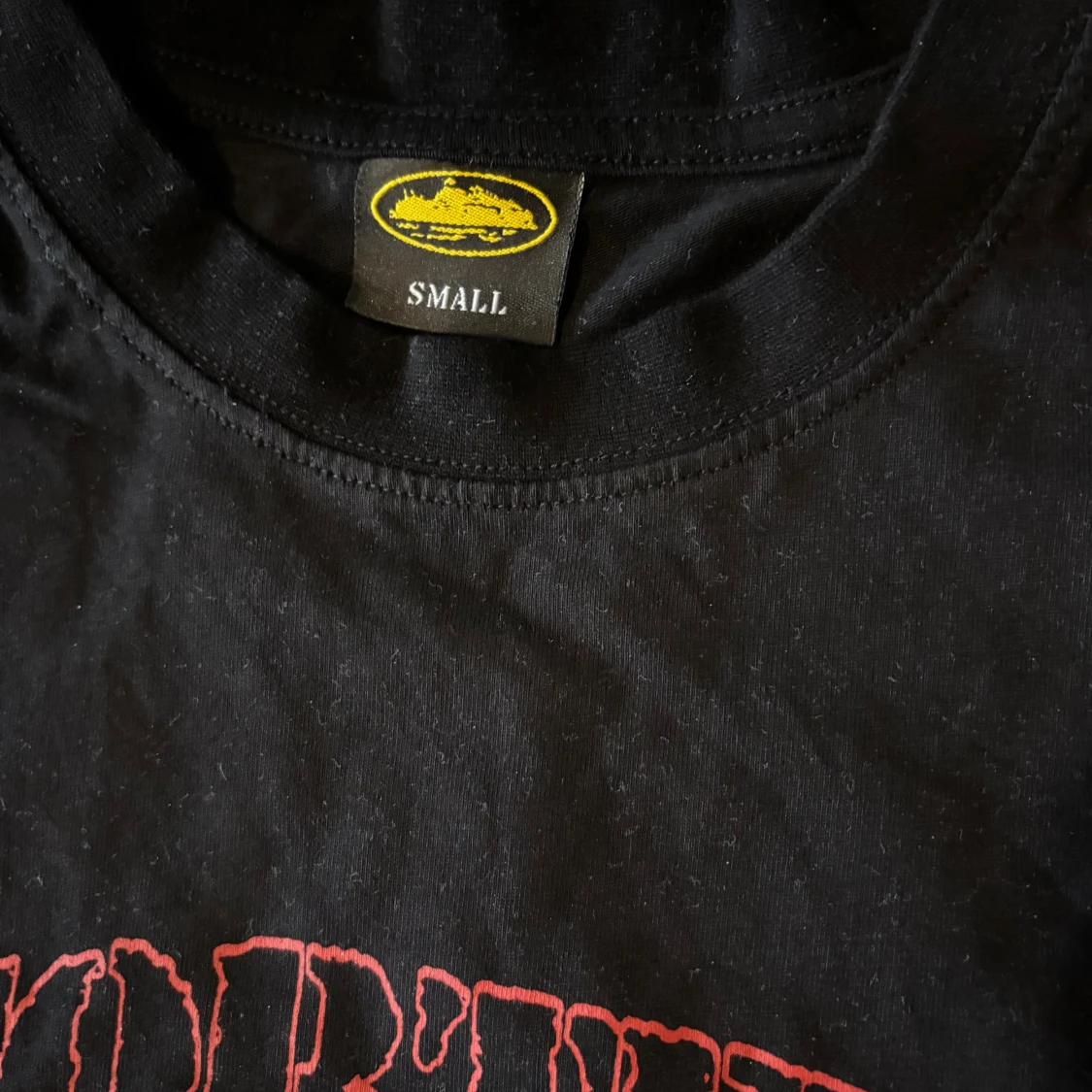 Svart Cortez t-shirt med röd print - 1