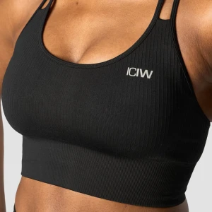 Svart ribbad topp från ICANIWILL - Svart ribbad topp från ICANIWILL 💓nypris 399kr🥰