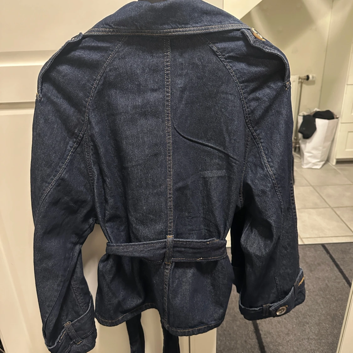 Mörkblå jeans trenchcoat  - 1