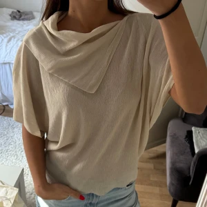 Poncholiknande tröja zara - Säljer min fina tröja från zara