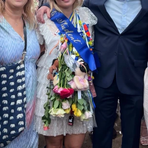 ByMalina klänning - Säljer min underbara studentklänning. Använd en gång och i mycket fint skick. Strl:M