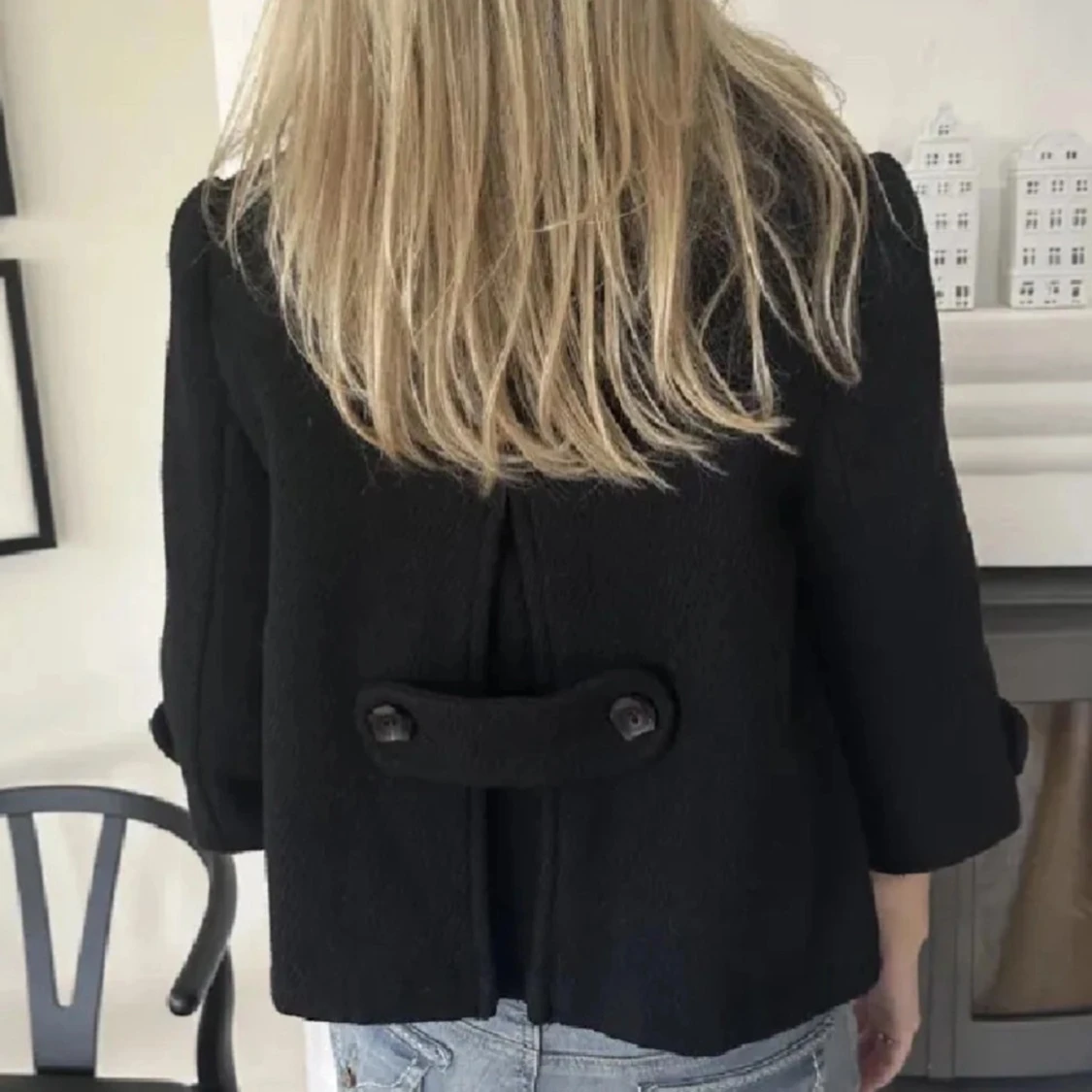 Svart kavaj med knappar - 1