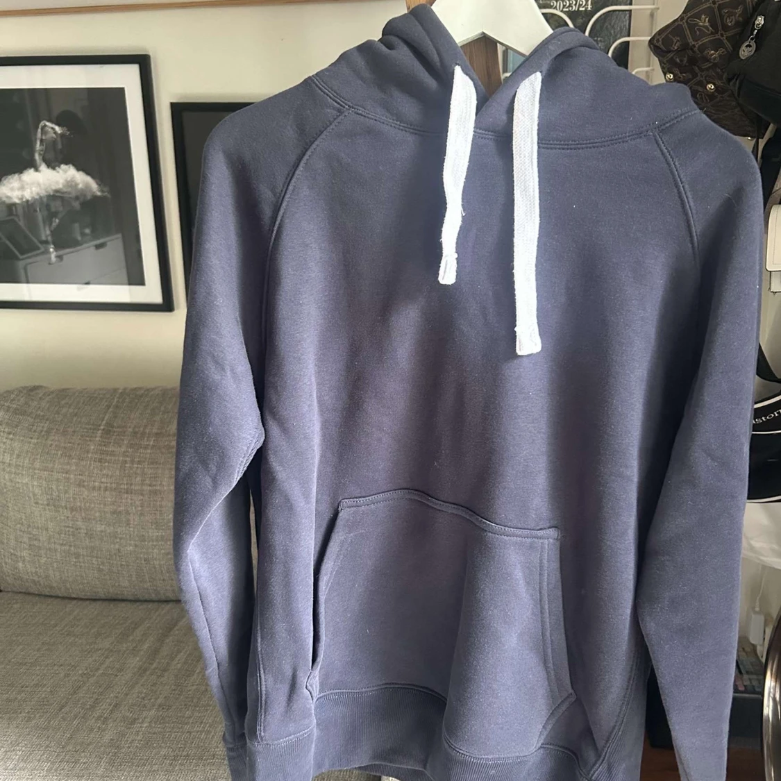Mörkblå hoodie från Russemerch - 1