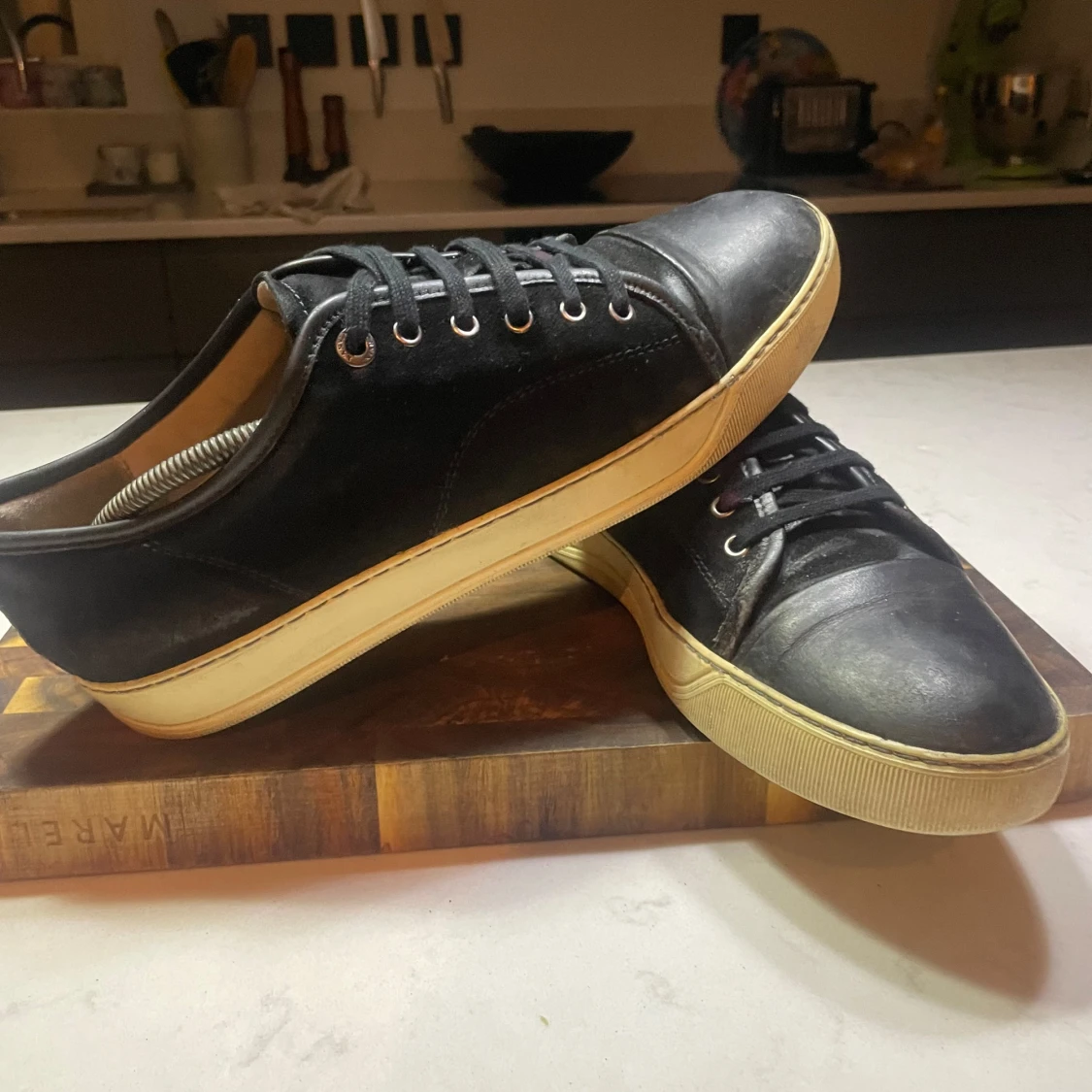 Svarta sneakers från Lanvin i skinn och mocka - 1