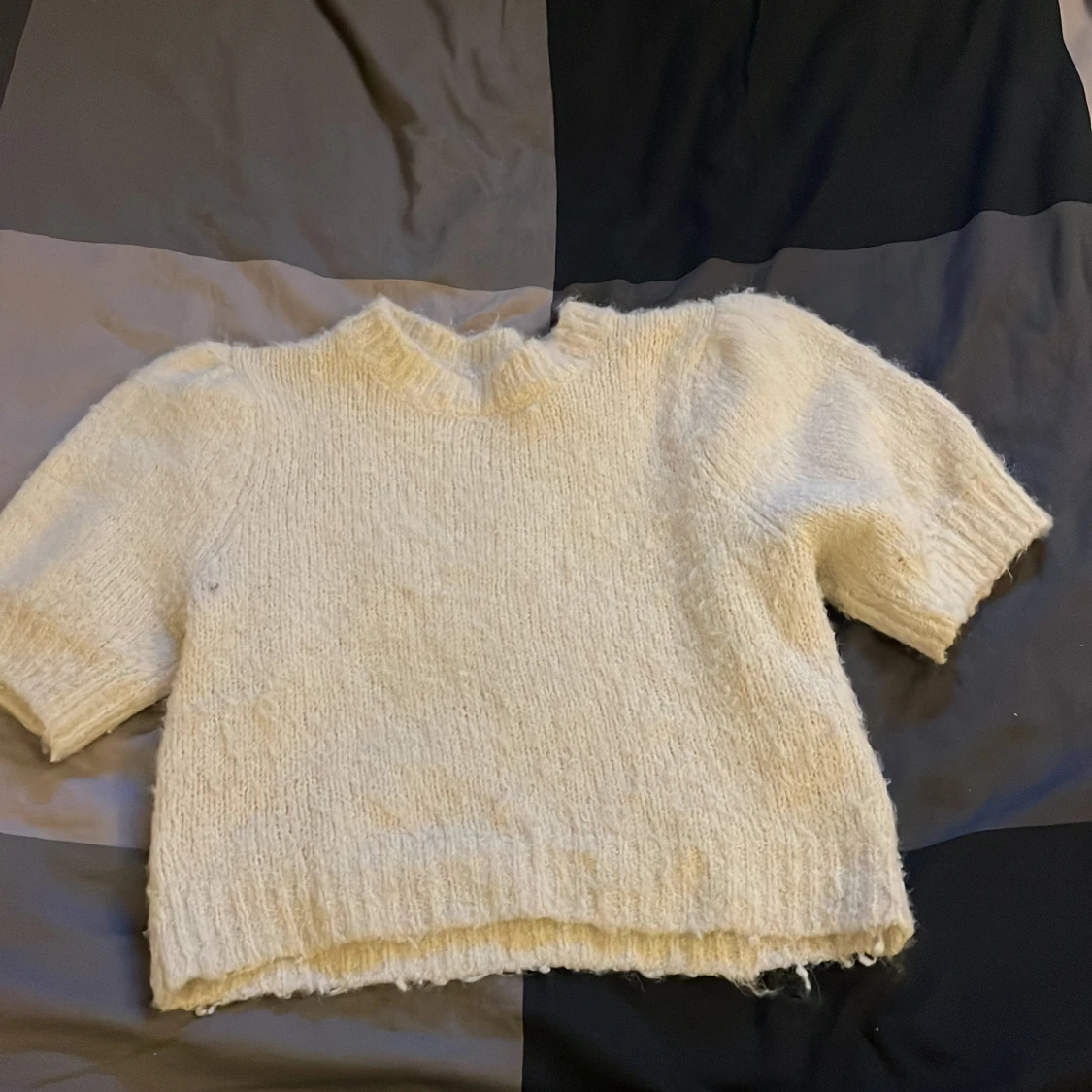 Vit stickad tröja från Vero Moda XS