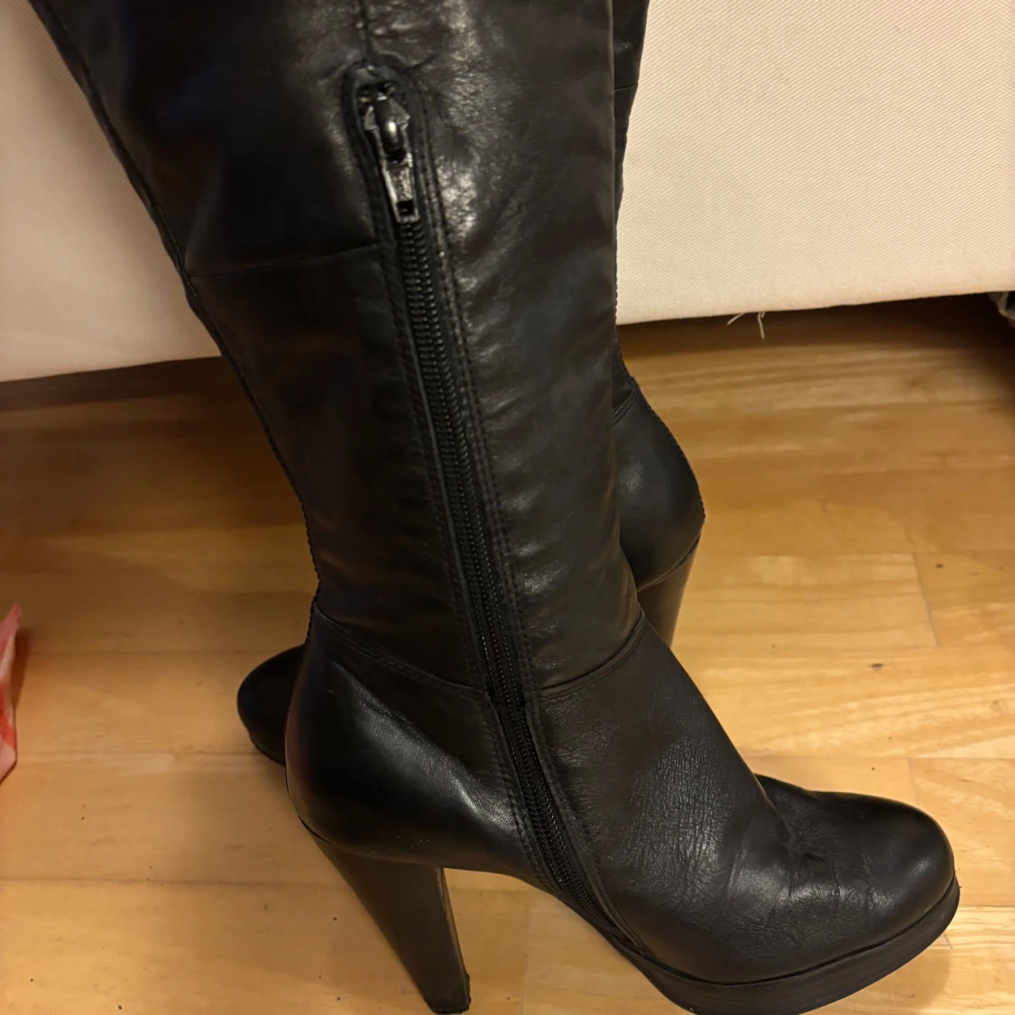 Stövlar med nitar - 1