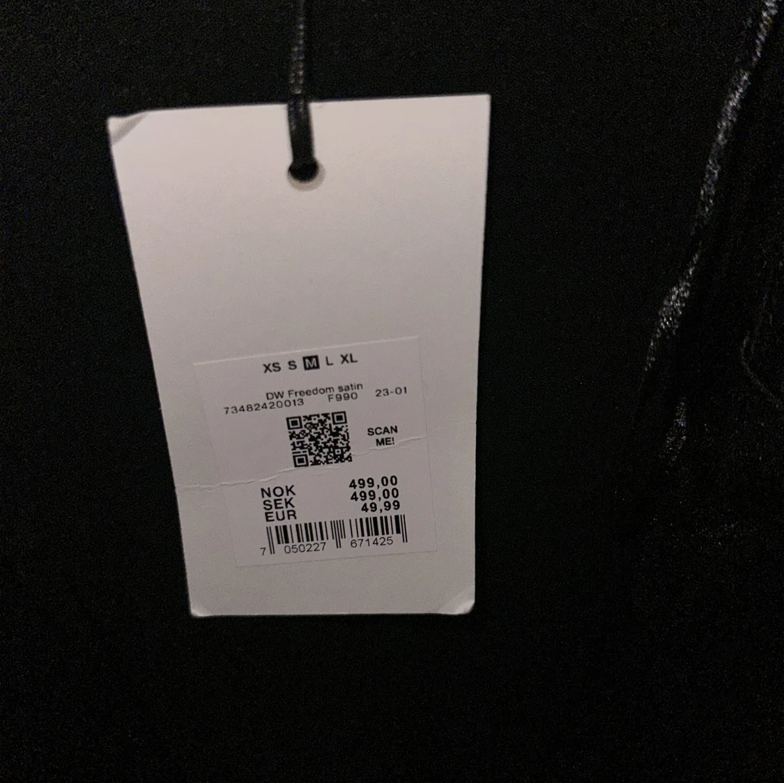 Svart satin klänning DW Freedom - 1