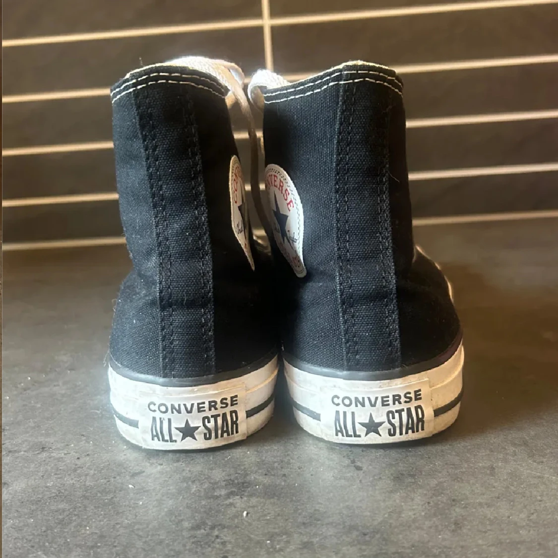 Svarta all star high converse - 3