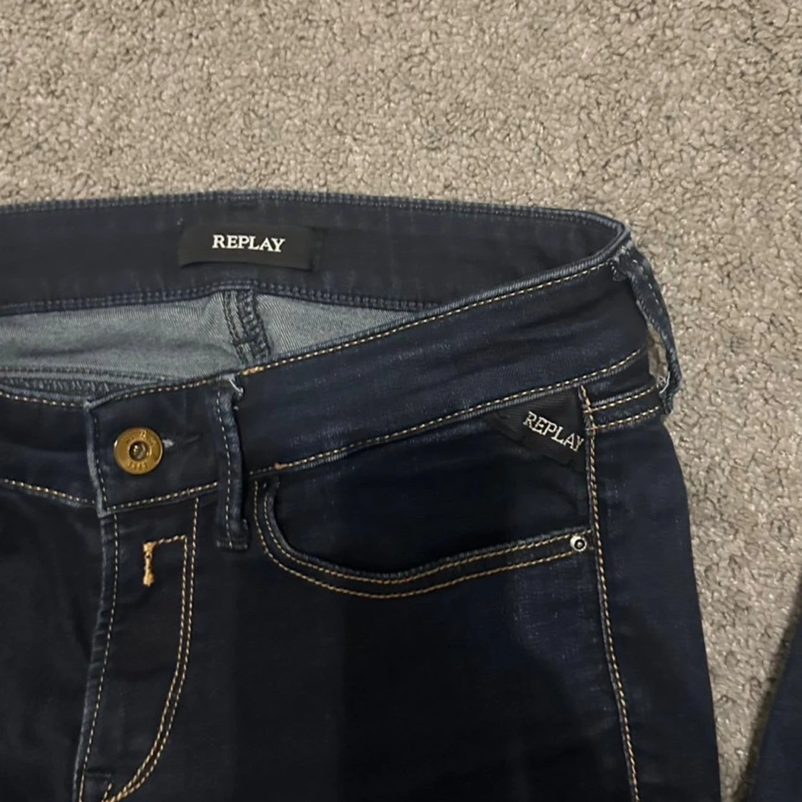 Mörkblå Replay jeans LUZ, stl 27 - 2