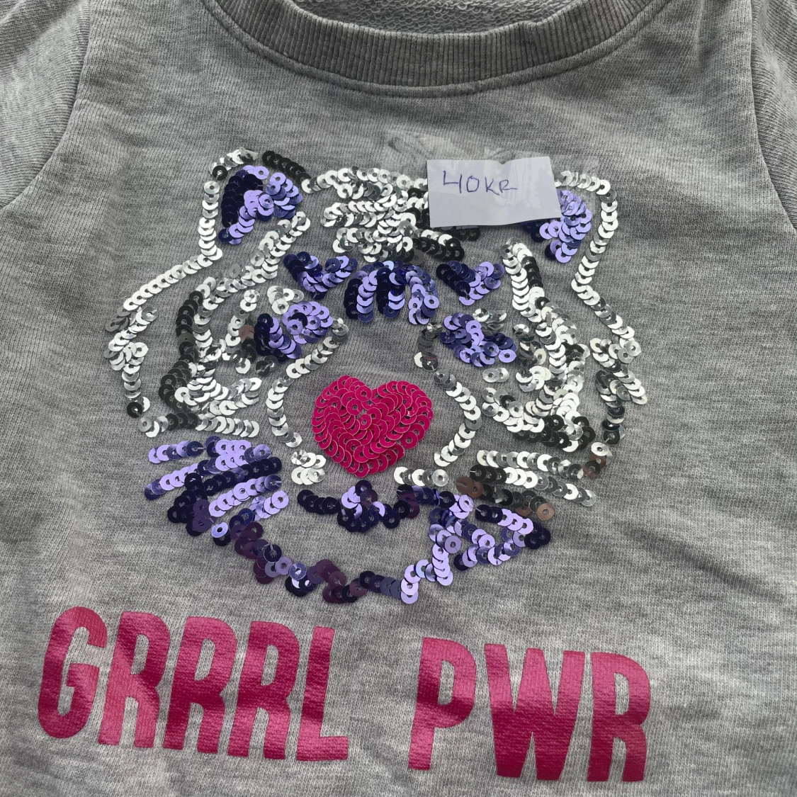 Grå tröja Sweet Heart med paljetter - 1