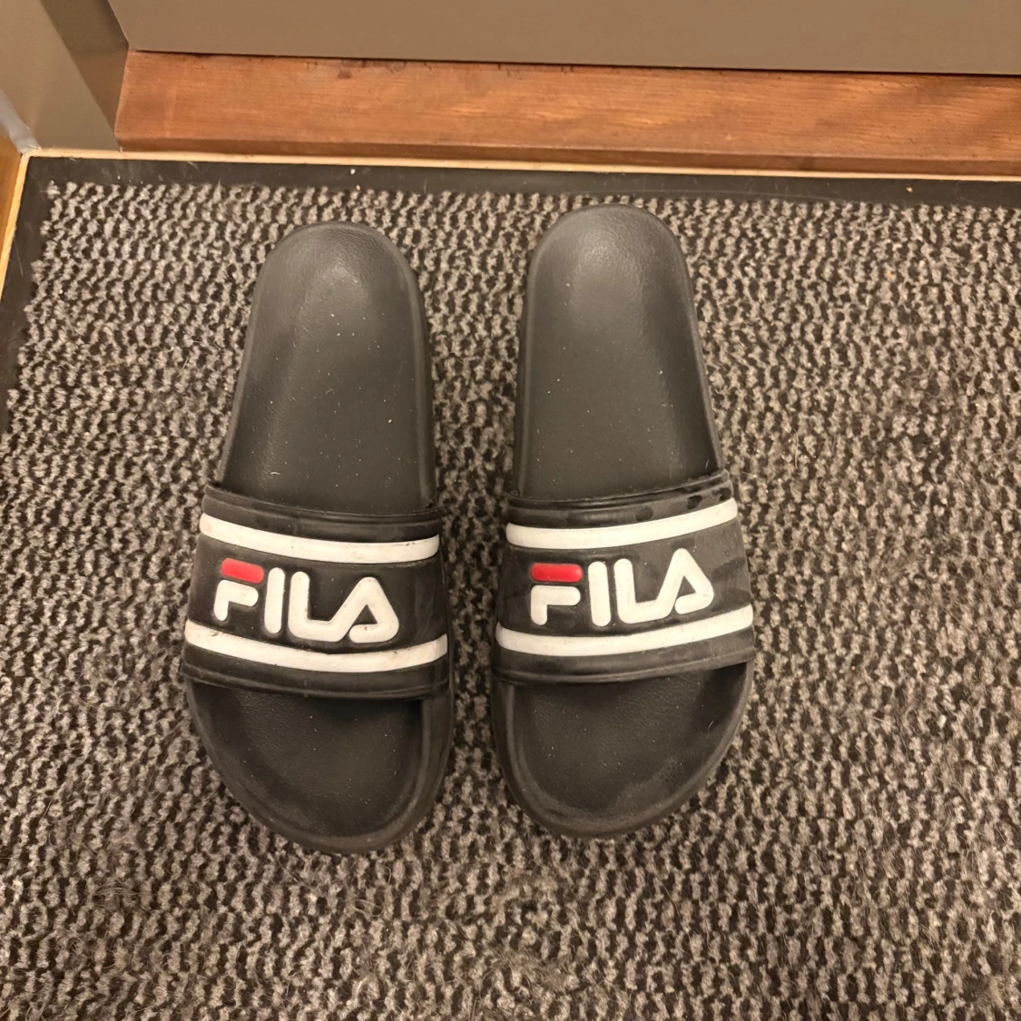 Svarta Fila badsandaler - 1