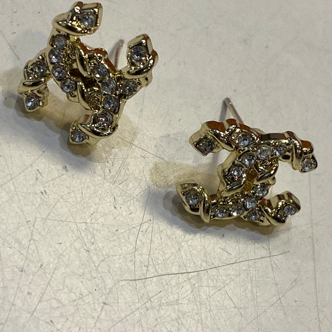  örhängen med strass och guld - 2