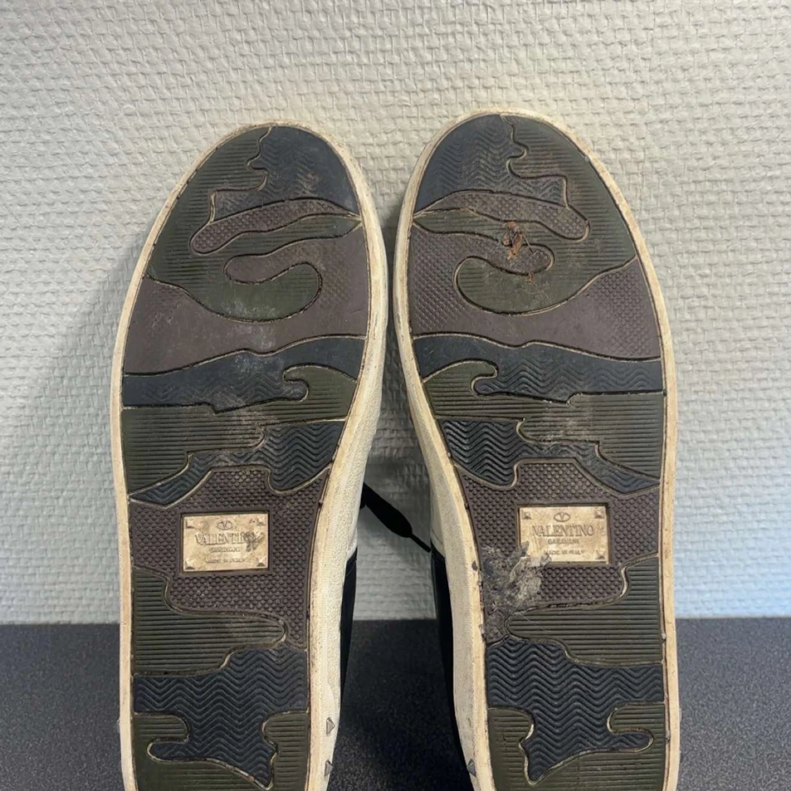 Valentino Garavani svartvita sneakers - 2