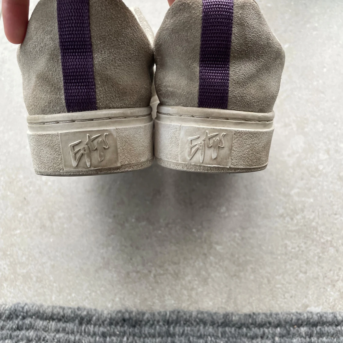 Beige sneakers från Eytys i mocka - 3