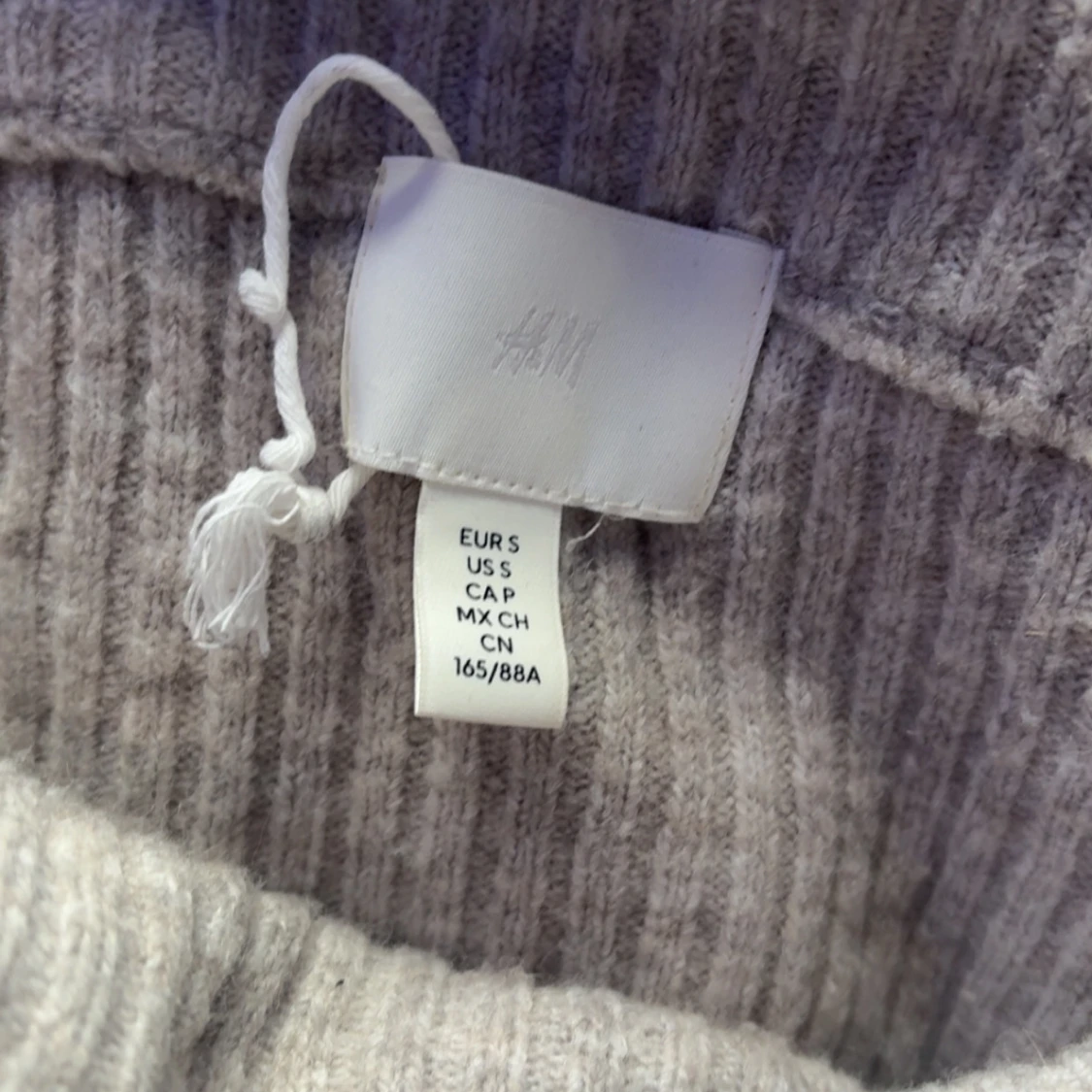 Beige ribbad offshouldertröja H&M - 1