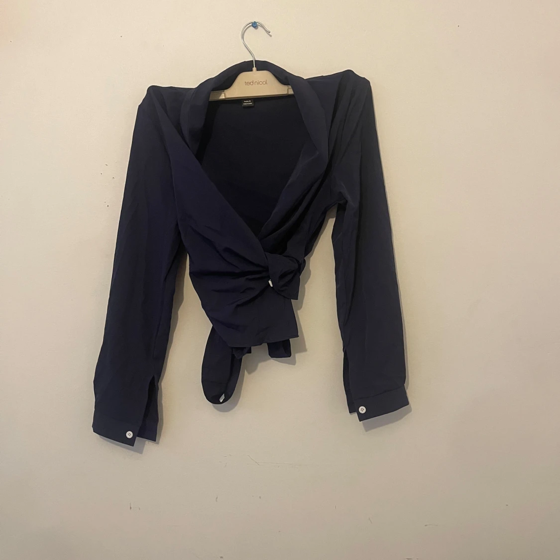 Mörkblå omlottkofta  - 2