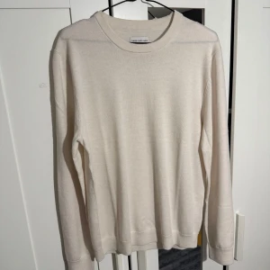 Ny Merino These Glory Days - Supersnygg Merino tröja från ”These Glory Days”. Tröjan är helt ny bara utan lapparna. Så aldrig använd. 