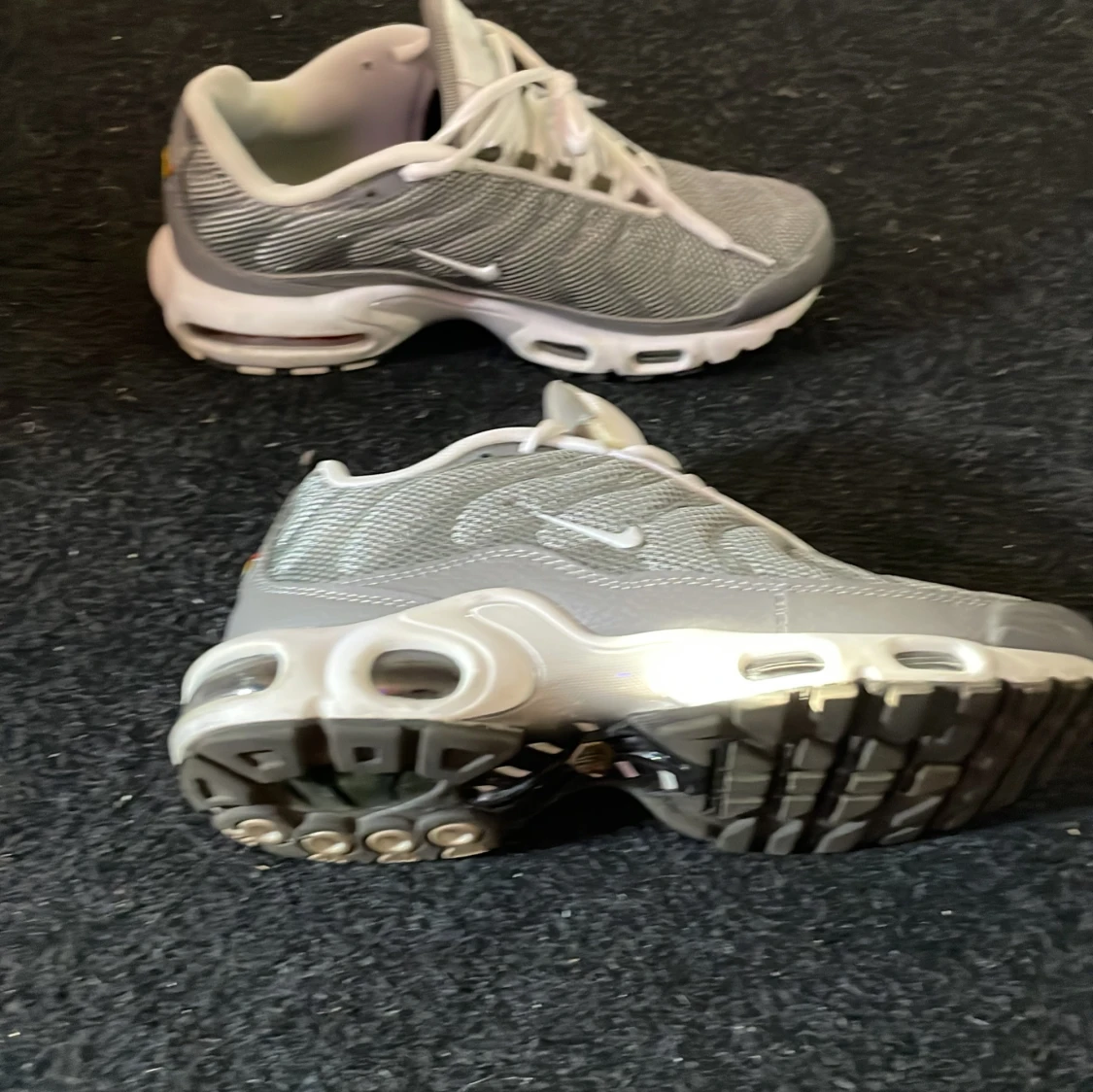 Nike Air Max sneakers i grått och vitt - 1