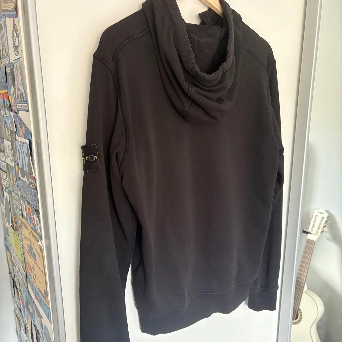 Svart hoodie från Stone Island - 2