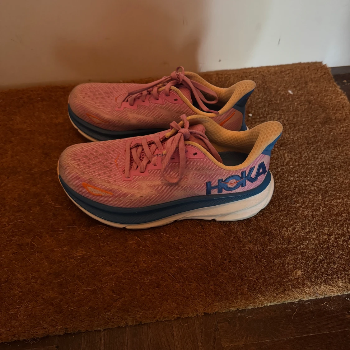 Hoka Clifton 9 - 1