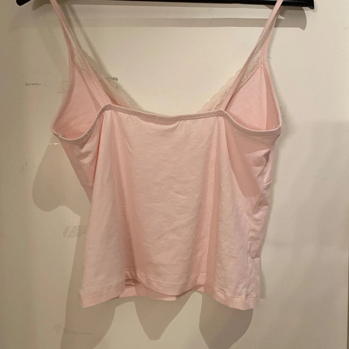 Ljusrosa linnetopp med spets Gina Tricot - 2