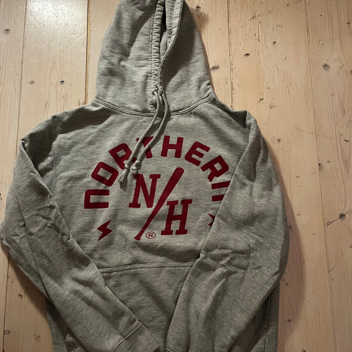Grå hoodie med röd Northern holligans 