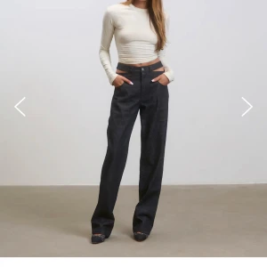 Chloe schuterman - Snygga jeans men cut out detaljer. Hjärtformade fickor. Använda sparsamt 