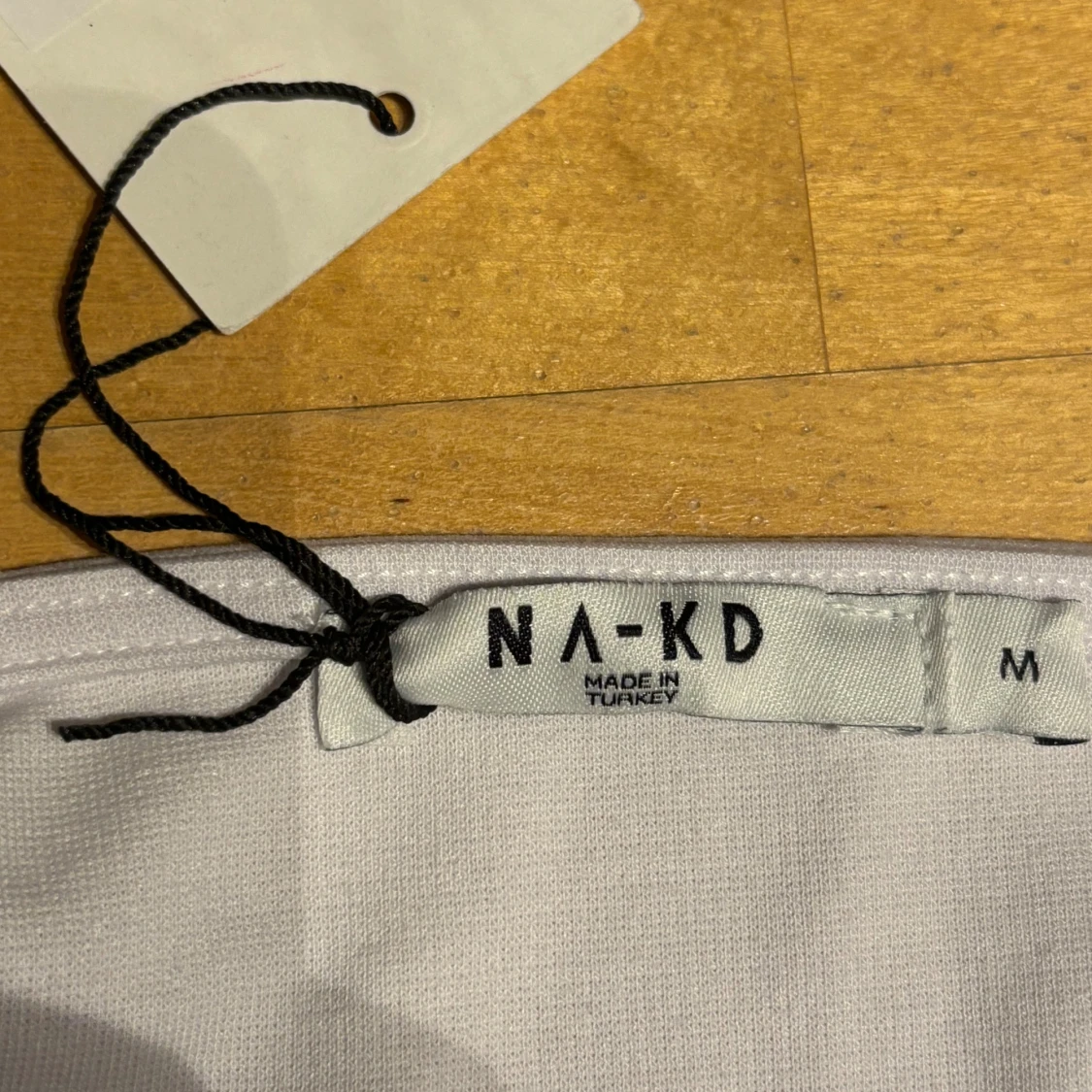 Vit oneshoulder topp från NA-KD - 2