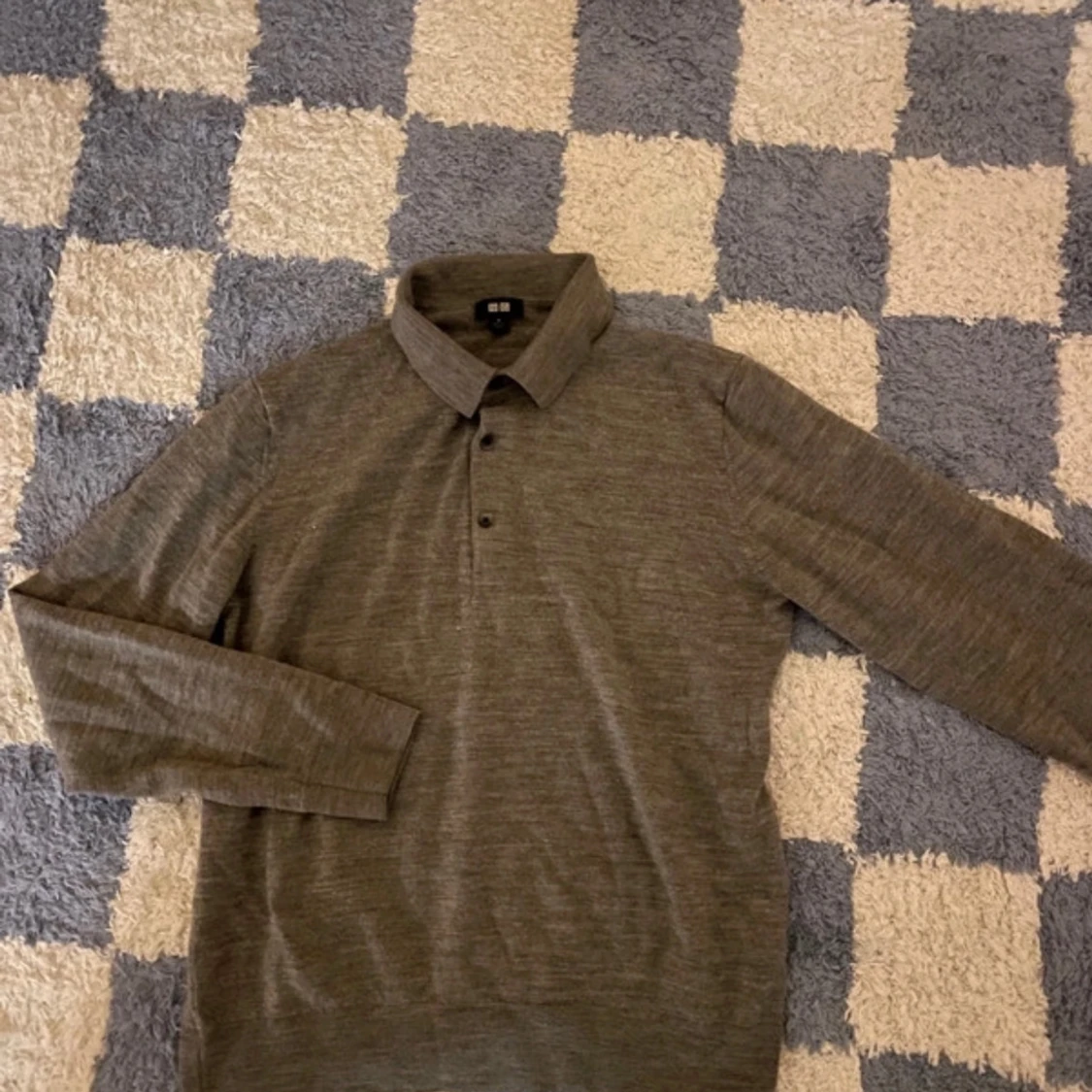 Grå pikétröja i ull från Uniqlo - 1