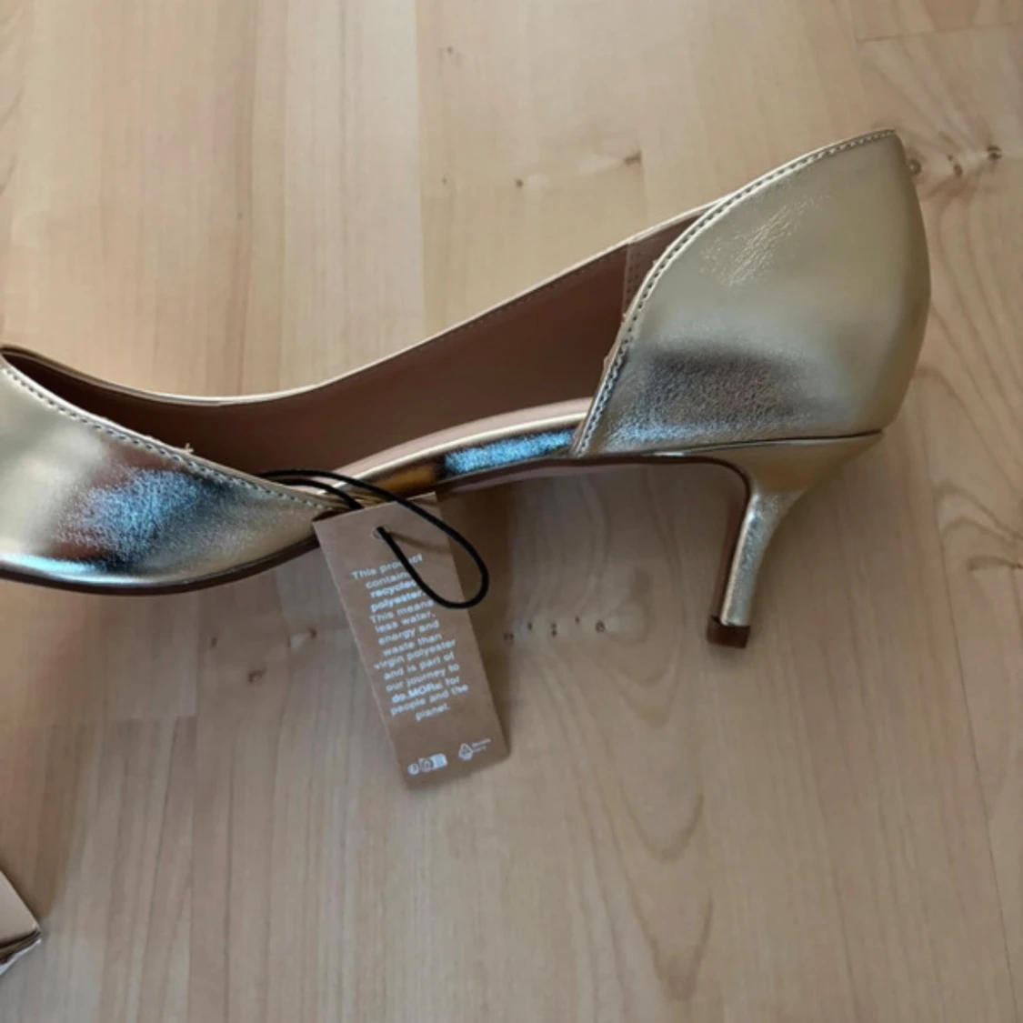 guldiga klackar / balskor - 1