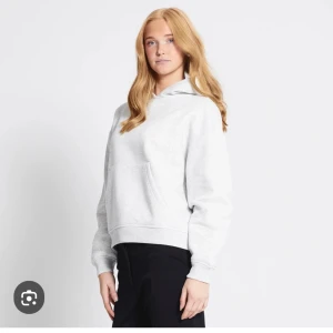 Grå hoodie - En helt ny grå hoodie från lager 157 men köpte fel storlek