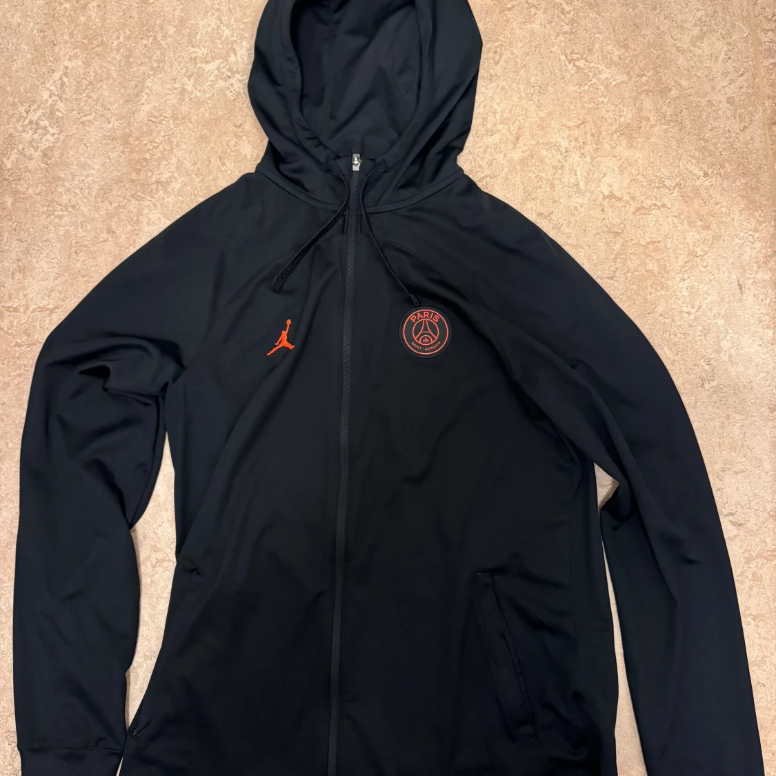 Svart PSG x Jordan vindjacka med huva - 1