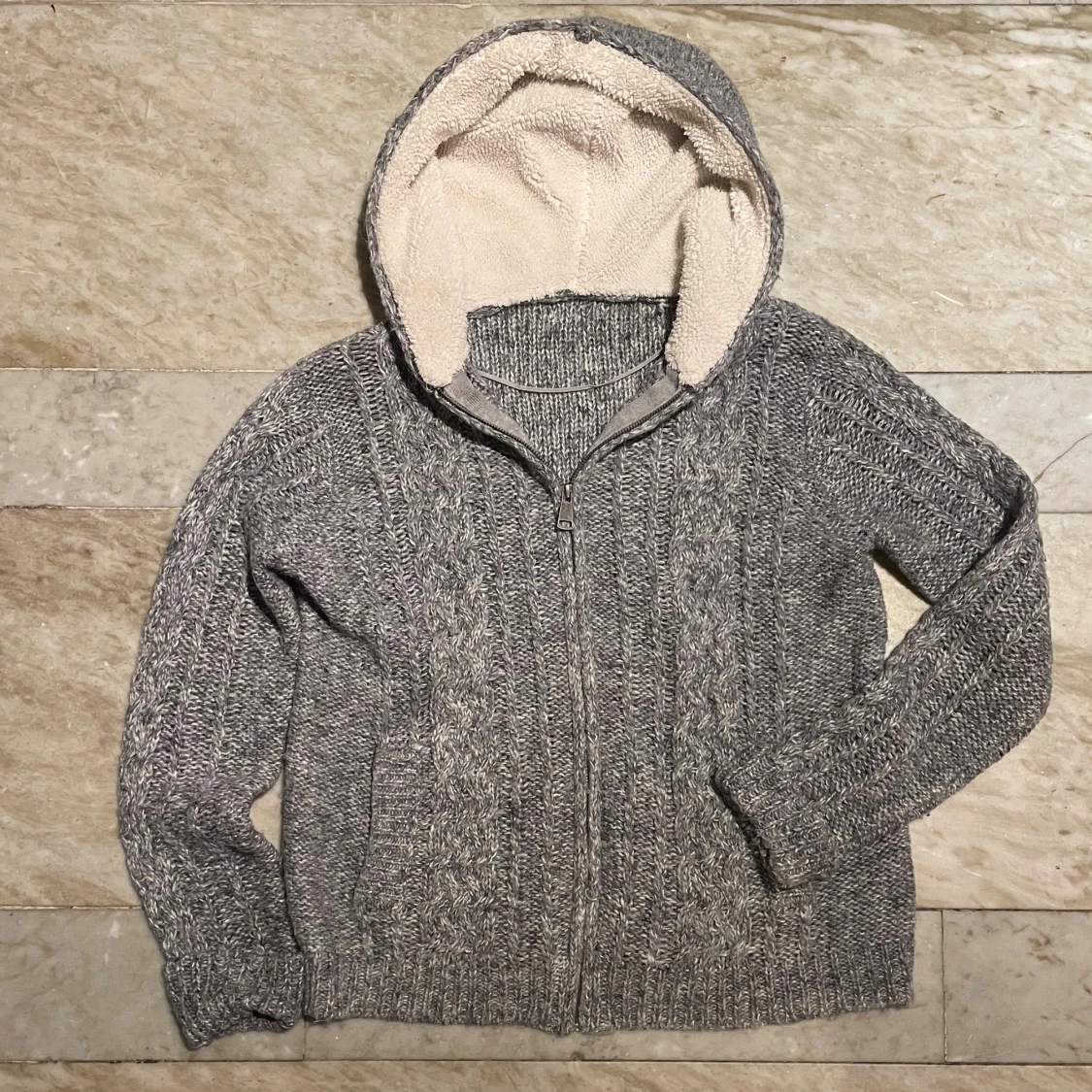 Fodrad stickad cardigan