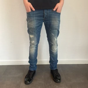 Tramarossa jeans  - Tramarossa jeans herr| pris: 599kr| storlek:32| skick:9,8/10| Hör av dig vid minsta lilla fundering eller fråga| 
