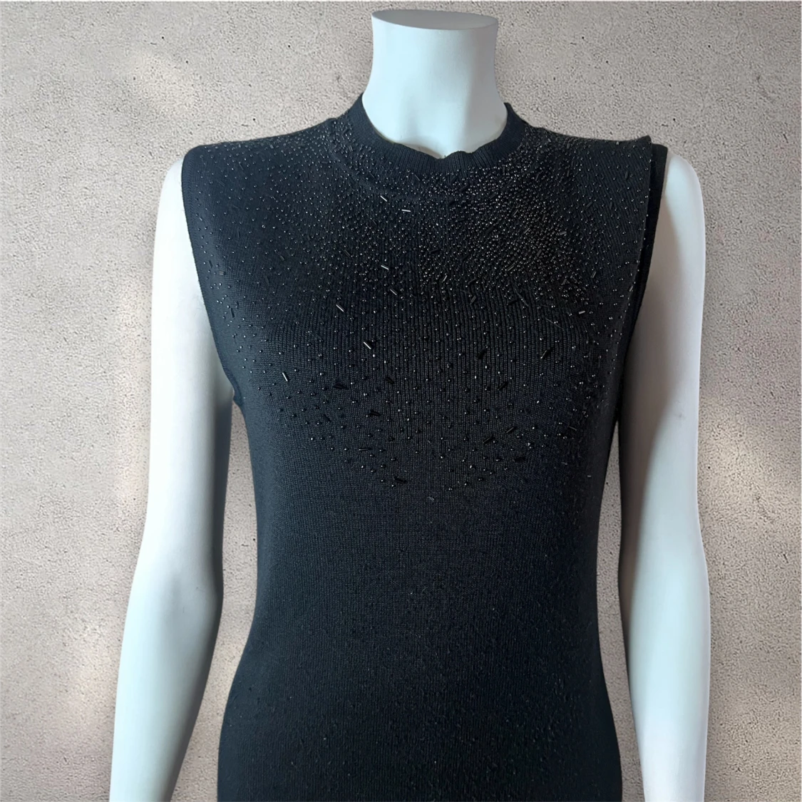 Svart kofta och topp med pärlor - 3