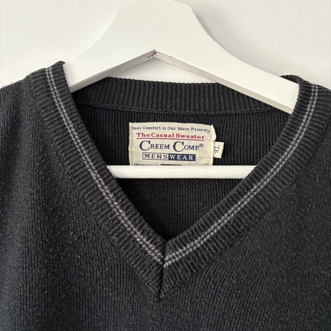 Svart v-ringad stickad tröja Creem Comp - 1