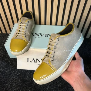 Lanvin  - Grå beigea Lanvins | Hör gärna av dig vill bli av med dom snabbt😊