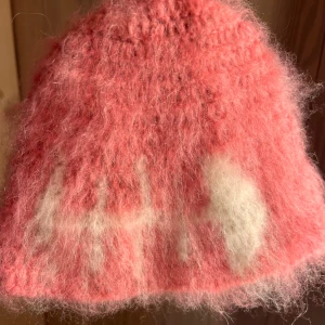 Virkad beanie med fisk mönster  - Handgjord virkad mössa, storlek S (54-56cm ungefär)