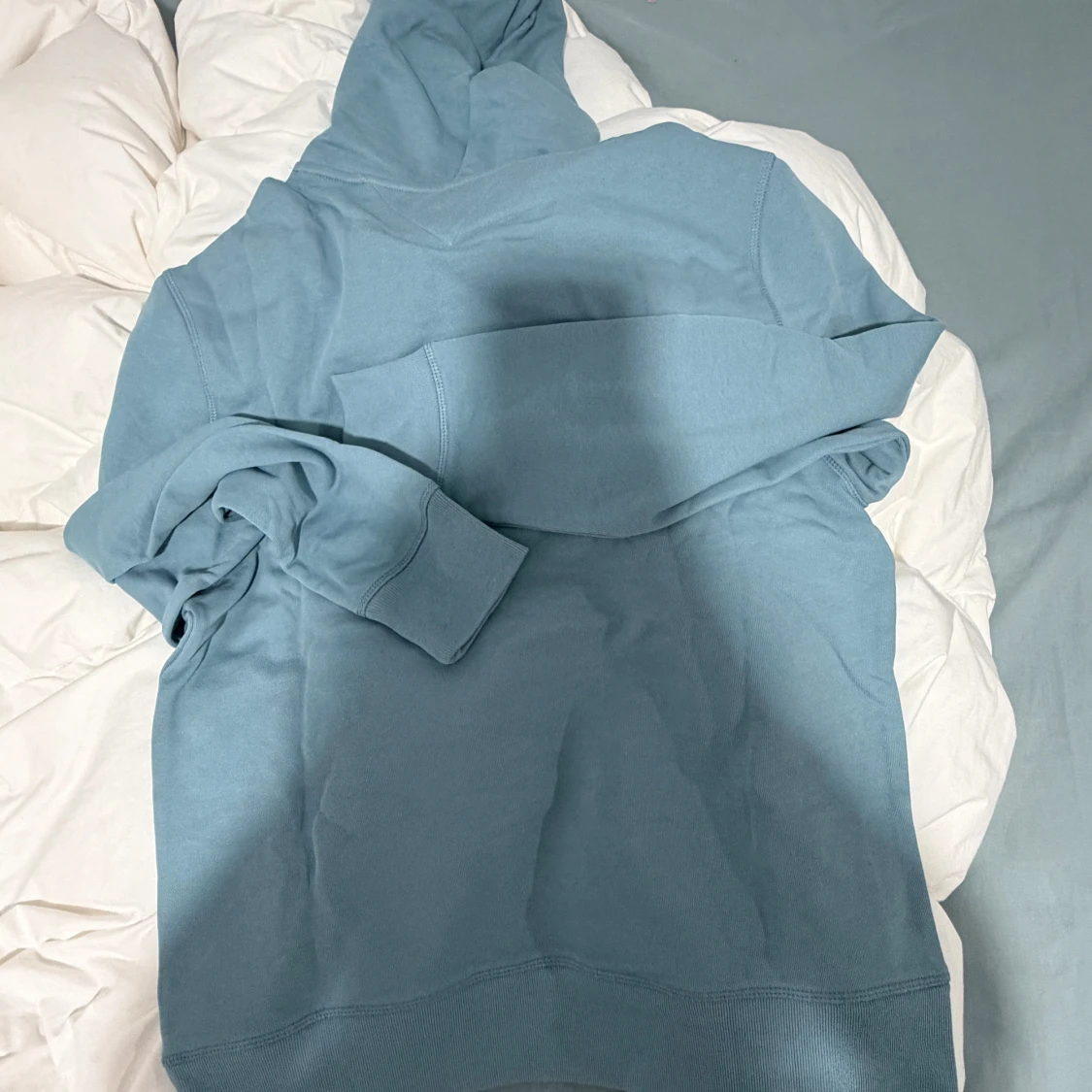 Blå hoodie från Tommy Hilfiger - 1