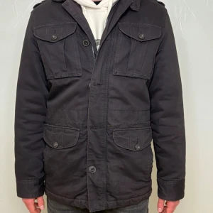 Esprit Field jacket - Lite tjockare Field jacket perfekt för vintern | storlek M | skick 7/10 | bara att höra av sig vid funderingar 🙌